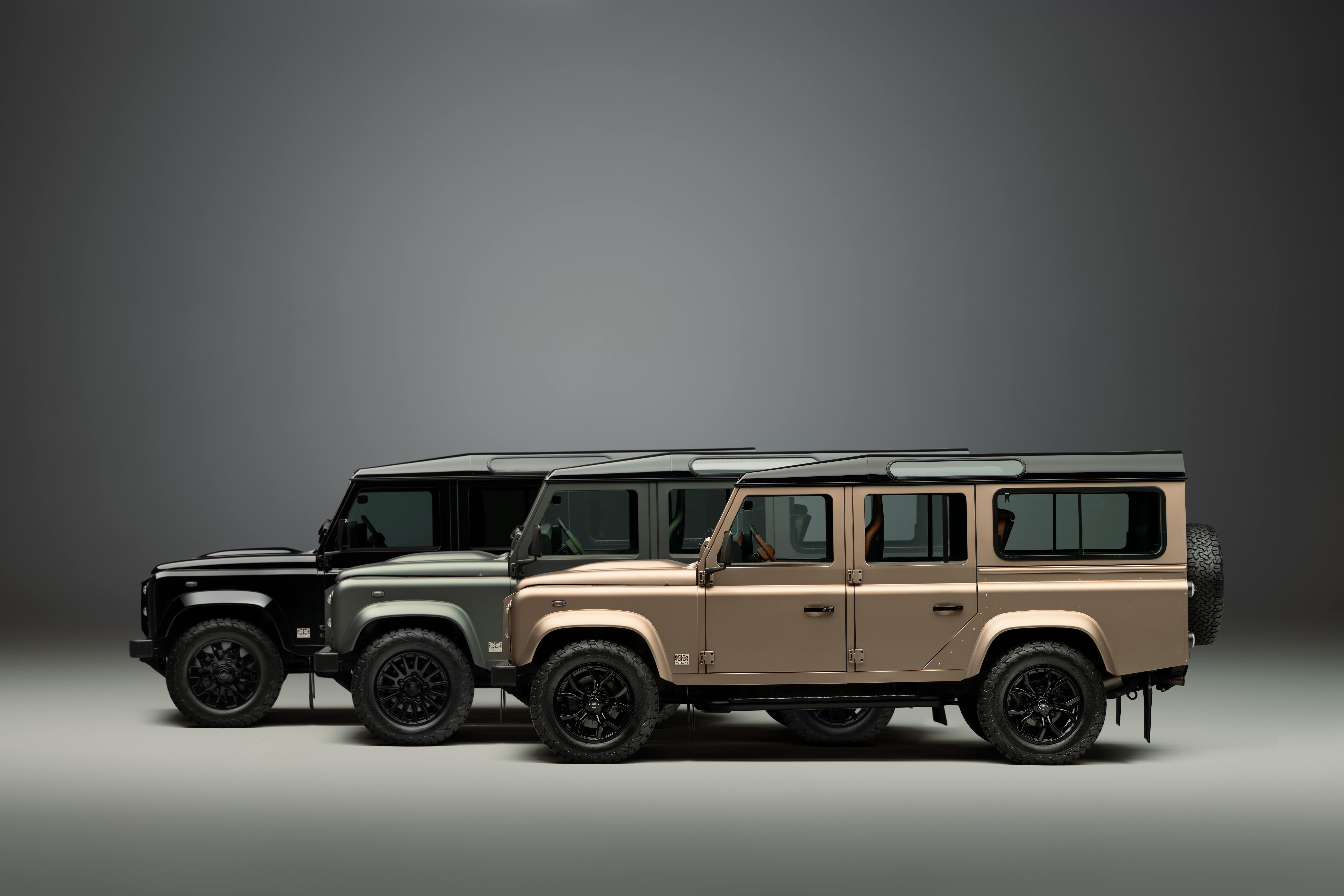 El Classic Defender V8 adopta los Colores del Nuevo Defender OCTA