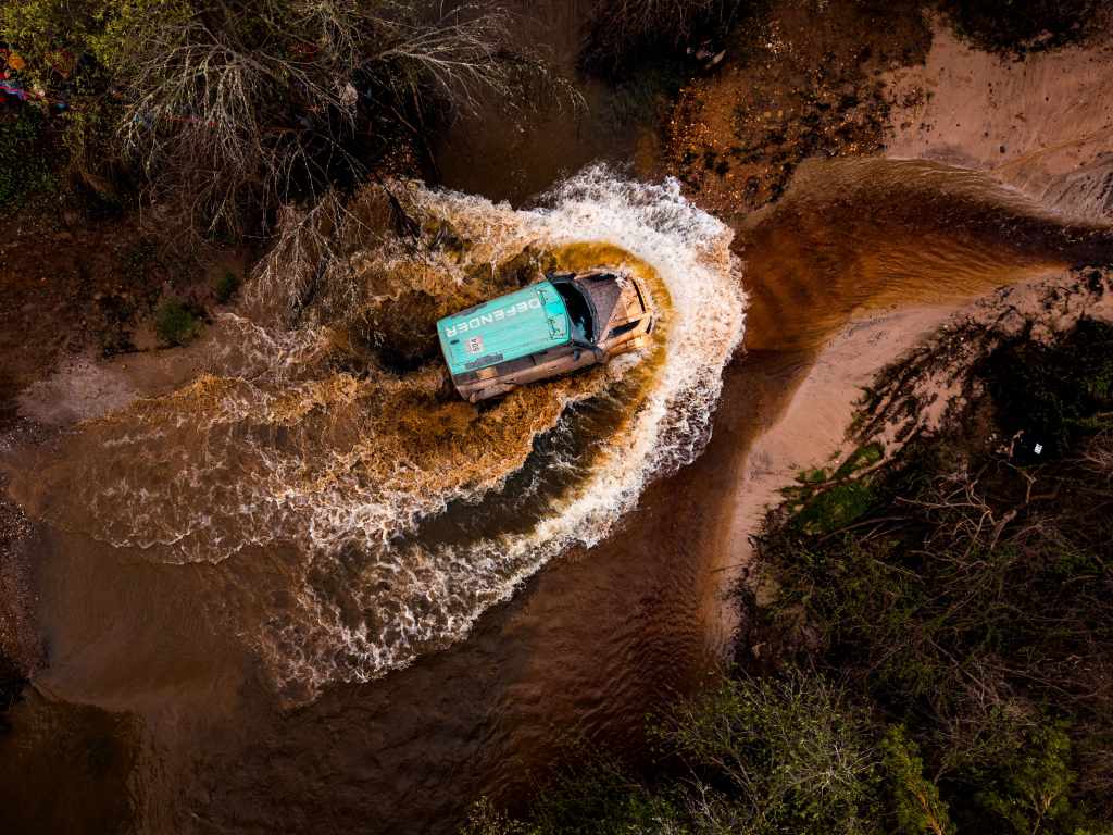 El Defender Rally triunfa en el Rally-Raid de Portugal